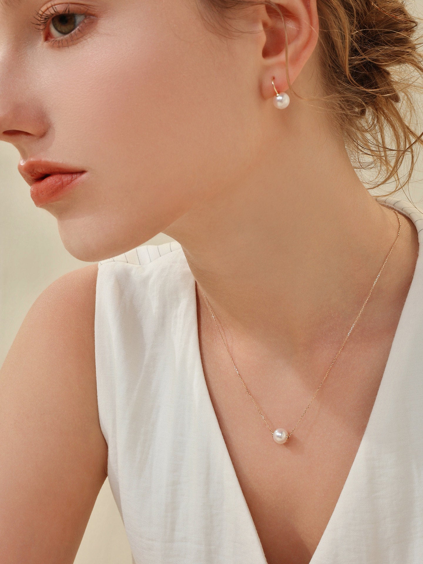 Natural Cultured Saltwater Akoya Pearl 18K Gold Necklace Natural diamond